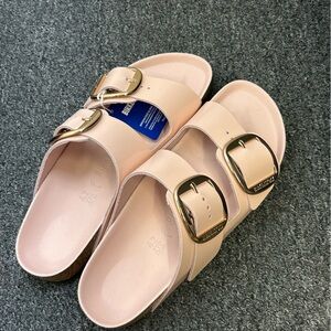 Birkenstock Arizona Hammered Big Buckle size 42 Color: Light Rose